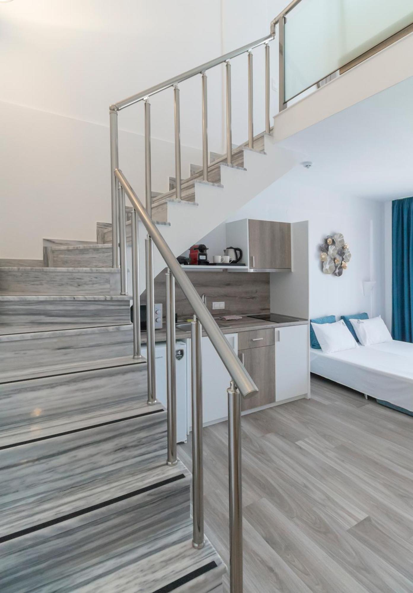Oliva Suites Nikíti Eksteriør bilde